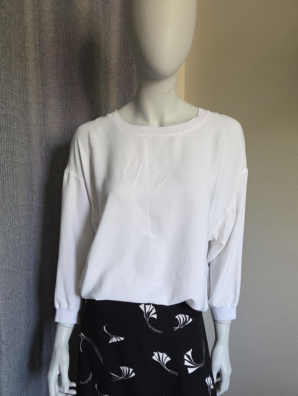 Maison Cinqcent Oversized White Crewneck 3/4 Length Sleeve Silky Blouse